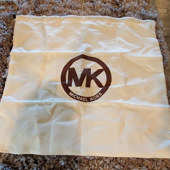 Michael Kors Tote &  Matching  Wallet - Picture 6 of 6